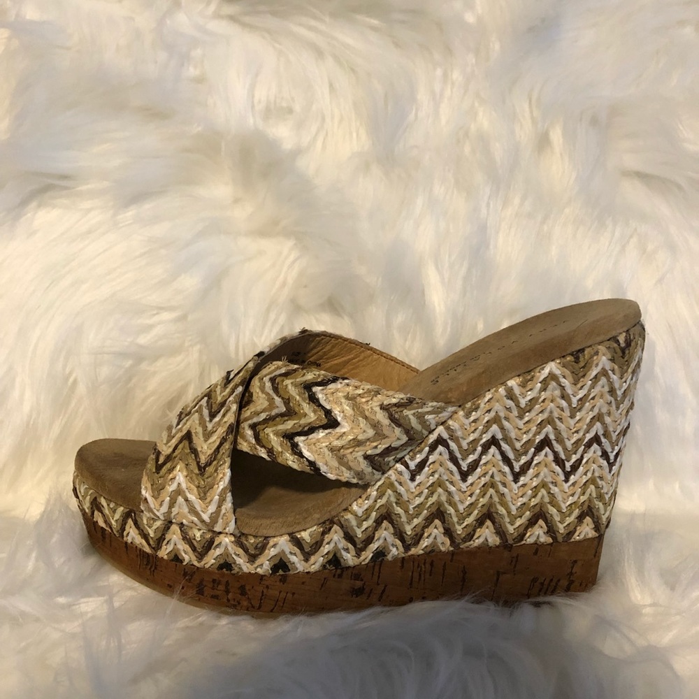 Very Volatile Los Angeles Wedge Sandal 7